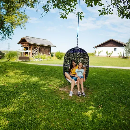Erlebnisbauernhof Tschom Apartment *