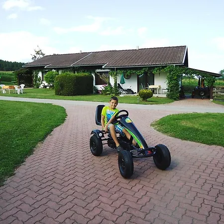 Apartment Erlebnisbauernhof Tschom Sankt Kanzian am Klopeiner See